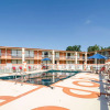 Отель Rodeway Inn & Suites Greensboro Southeast, фото 12