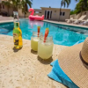 Отель Spacious 6BR Villa w Pool Close2beach Sleeps 16, фото 18