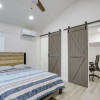 Отель Sleek + Modern El Paso Retreat ~ 6 Mi to Downtown!, фото 3