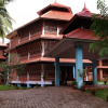 Отель Gods Own Country Ayurveda Resorts в Човаре