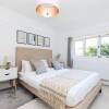 Отель The West Byfleet Place - Modern 3bdr Flat With Garden, фото 4
