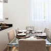 Отель Luxurious and Spacious 3 Bed in Battersea, фото 12