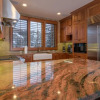 Отель Aspen Ridge 17 by Avantstay Ski-in/ski-out Town House w/ Hot Tub, фото 22