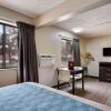 Отель Econo Lodge South Olathe, фото 35