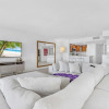 Отель Bayfront Gem With Balcony and Pool, фото 7