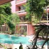 Отель High-end comfort 2BR Condo with pool access by Happy Address, фото 13