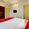 Отель Kings Suites by OYO Rooms, фото 1