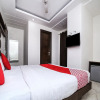 Отель OYO 11150 Hotel JMD Rooms, фото 24