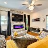 Отель Chic Greensboro Vacation Rental ~ 2 Mi to Unc! в Гринсборо