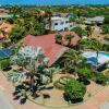Отель Spacious 5BR Home w Amazing Garden Privatepool, фото 14