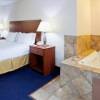 Отель Holiday Inn Exp Deforest Madison Area, фото 12