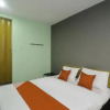 Отель OYO 89465 Golden Lounge, фото 16