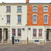 Отель Spacious Contractor House for Large Groups - Private Parking by Comfy Workers, фото 1