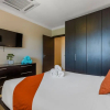 Отель Luxury 1BR Condo Great Location Amenities, фото 6