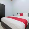 Отель RedDoorz Plus near Mega Town Square, фото 1