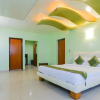 Отель Treebo Trip Cynosure Suites, фото 16