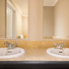 Отель The Chelsea Corner - Stylish 2BDR with Rooftop Terrace, фото 9