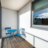 Отель Modern Central Apartment - sleeps 6 with Balcony!, фото 5