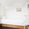 Отель Whitstable Fisherman's Huts and Warehouse Cottages, фото 2
