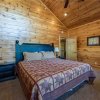 Отель Mountain View Lodge 8 Bedroom Home with Hot Tub, фото 23