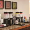 Отель Hampton Inn & Suites Greenfield, фото 11