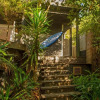 Отель Tairua Treehouse - Tairua Holiday Home, фото 18