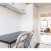 Отель Central Flat in Londons Battersea Sleeps 6, фото 9