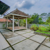 Отель OYO 90319 Angler Guest House Malang, фото 13
