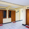 Отель RedDoorz Syariah near GOR Satria 4, фото 21