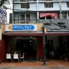 Отель Chill-Out Guesthouse Manila в Маниле