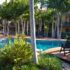 Отель at Beach Court Holiday Villas, фото 13