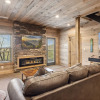 Отель Treehouse Lodge 5 Bedroom Cabin by RedAwning, фото 13