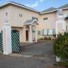 Отель Villa on the Bay By The Vacation Casa в Монтего-Бее