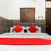 Отель OYO 11762 Trimurti Guest House, фото 2