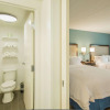 Отель Hampton Inn & Suites Orlando At SeaWorld, фото 9