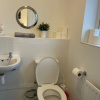 Отель Beautiful 4 Bed Home With Free Parking, фото 6