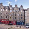 Отель Edinburgh Spacious Apartment - Royal Mile в Эдинбурге