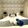 Отель Marco Polo - Fendi Designed Apt With Aerial Panoramic Sea Views, фото 24