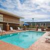 Отель Econo Lodge Inn & Suites Macon, фото 4