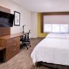 Отель Holiday Inn Express Hotel & Suites Selma, an IHG Hotel, фото 4