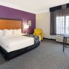 Отель La Quinta Inn & Suites by Wyndham Phoenix Scottsdale, фото 17