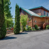Отель Majestic Point Lodge 5 Bedroom Mountain View Home with Hot Tub, фото 20