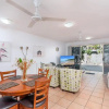Отель Modern 2 bedroom townhouse - Four Mile Beach Escapes, фото 3