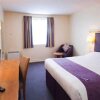 Отель Premier Inn Swansea North, фото 2