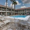 Отель La Quinta Inn by Wyndham Laredo I-35, фото 31