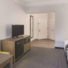 Отель La Quinta Inn & Suites by Wyndham Orlando UCF, фото 44