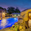 Отель Your Oasis-Private Estate Resort 6Bdrm/5.5 Bath/Pool Misters, фото 21