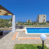Отель Emerald Villa 70m From the Beach, фото 12