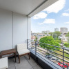 Отель Flexhome East Side 1BR E2 - Brady St, Balcony, & Lounge, фото 4