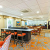 Отель Comfort Inn & Suites, фото 10